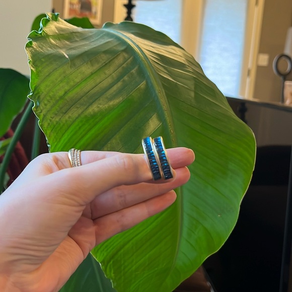 Kendra Scott Jewelry - Kendra Scott gold hoops with blue crystal